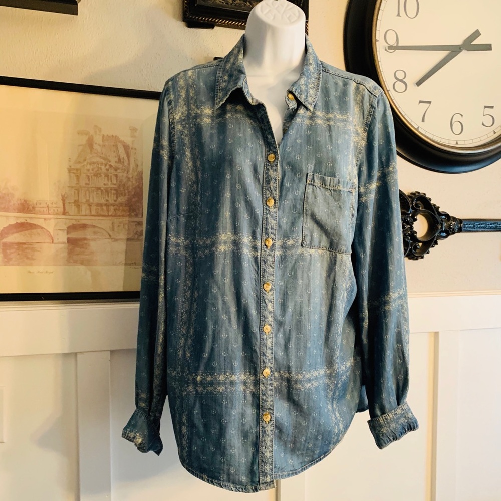 Maurices Chambray Shirt Size Lg k096